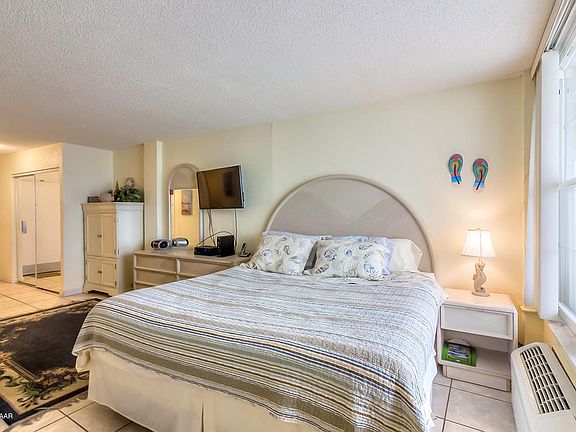 4th image of 800 N Atlantic Ave #706