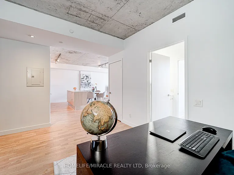 25 Oxley St #701 — Photo 14