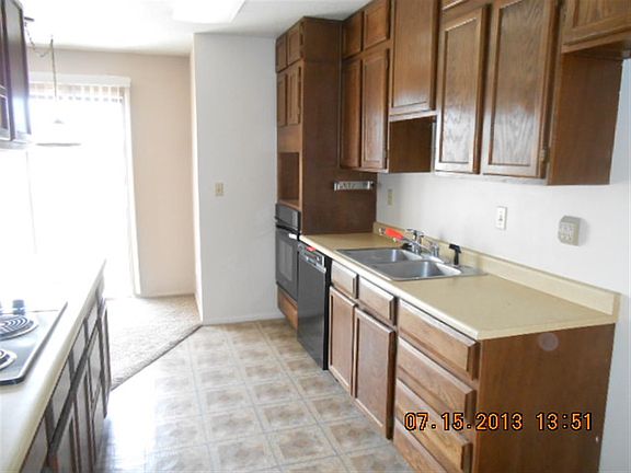 3rd image of 527 Eastridge Dr