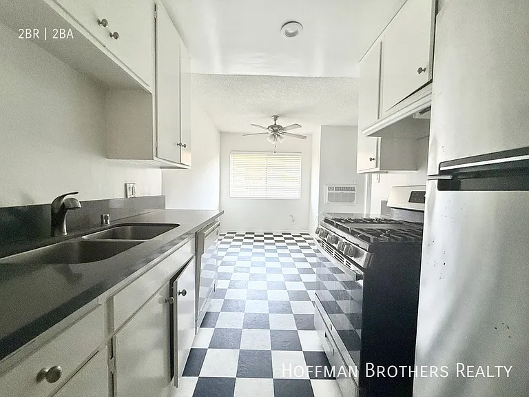 1237 Amherst Ave #7 — Photo 2