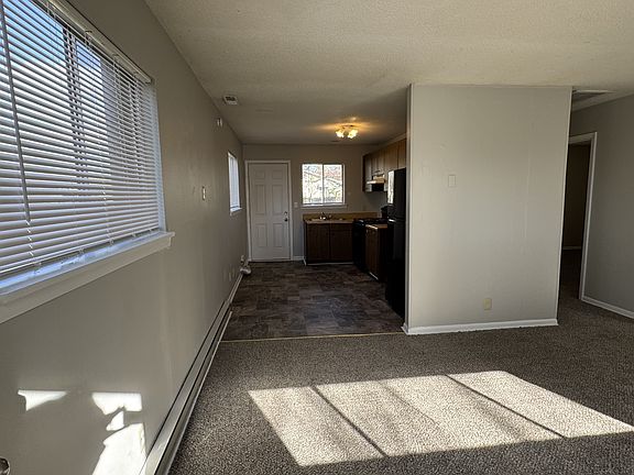 2nd image of 1614B Glowmont Dr