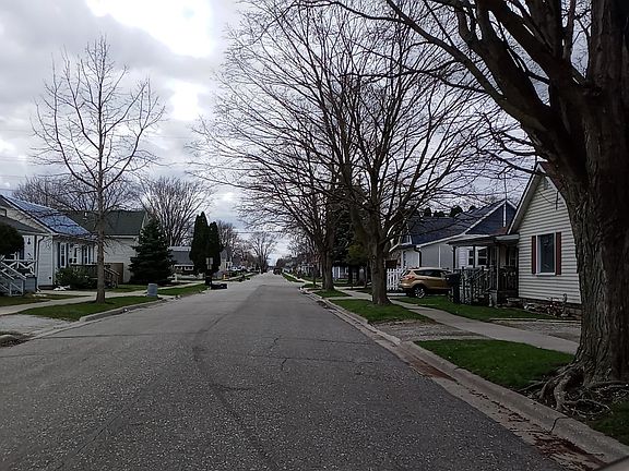 4th image of 165 Bruce St