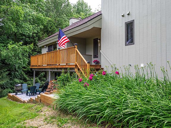 2nd image of 12 Stratton Ridge Road