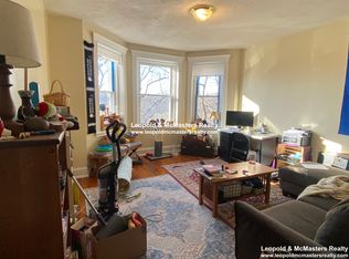367 Riverway St #18, Boston, MA 02115