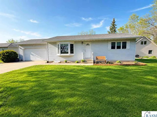 46 Lake Ave, Madison Lake, MN 56063