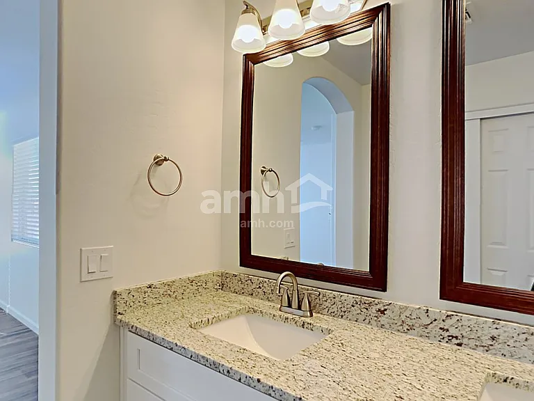 7008 S 38th Ln — Photo 10