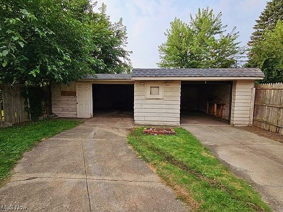 5th image of 6919 Kazimier Ave
