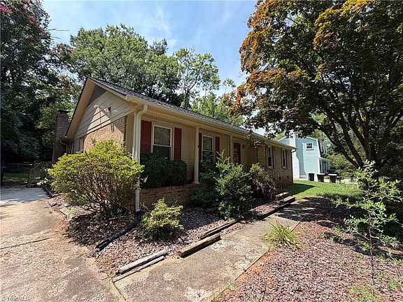 2nd image of 5311 Bennington Dr