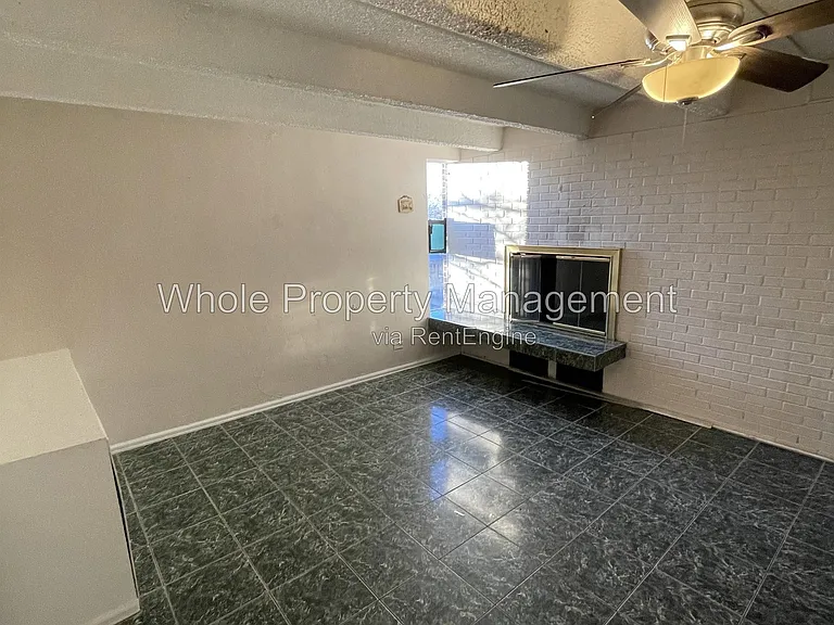 1180 Yosemite St #213 — Photo 2