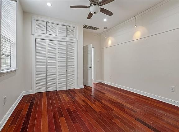 4th image of 218 Audubon St