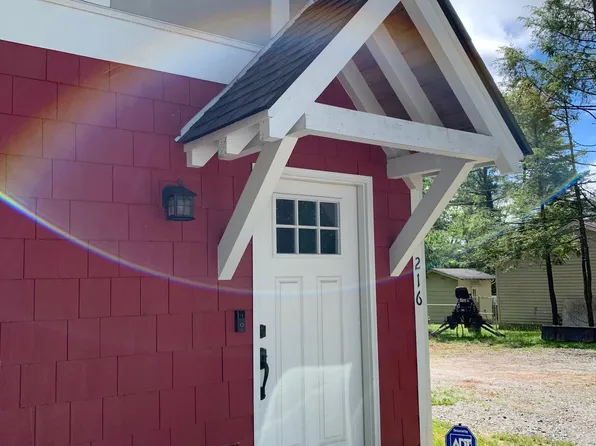 216 Fleming St, Hendersonville, NC 28739