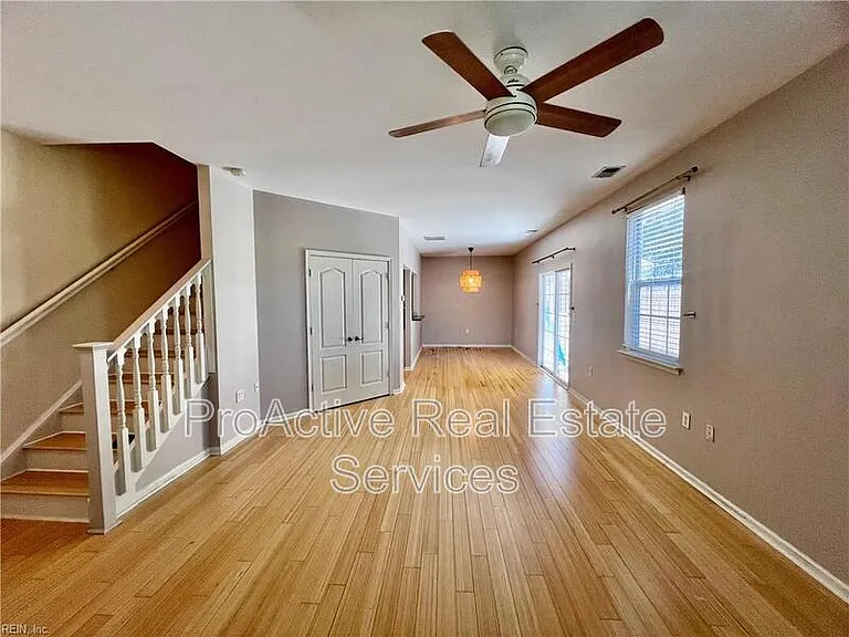 4581 Duffy Dr — Photo 2