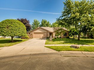 8621 Edge Rose Dr, New Haven, IN 46774