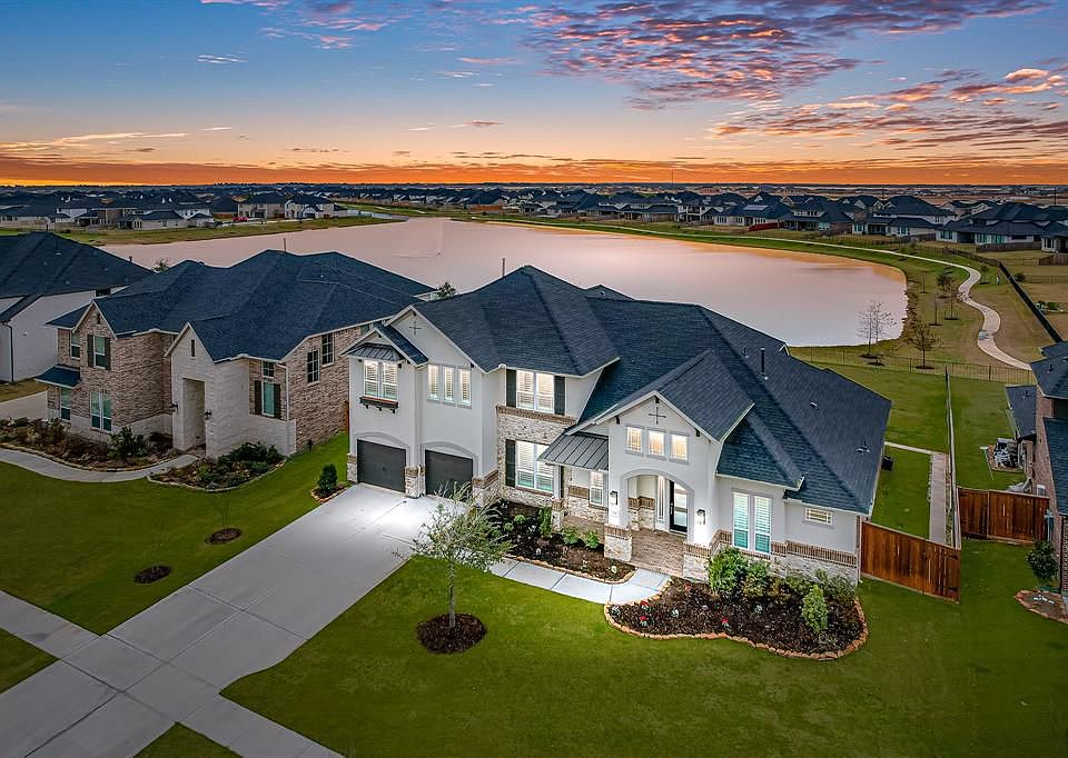 1st image of 308 Waters Landing Ln