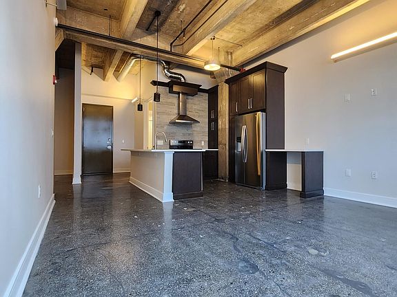 5th image of 225 McWhorter St #202