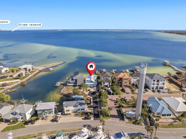101 Starboard Ln, Shalimar, FL 32579