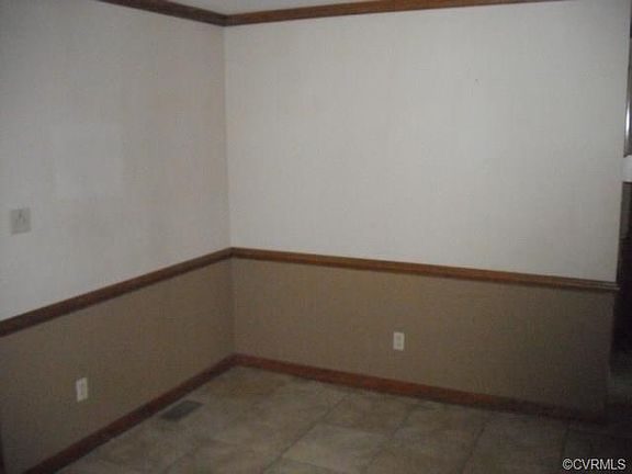 4th image of 19124 Maurer Ln
