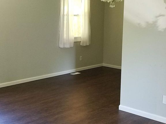 2nd image of 1660 Clayburn Cir