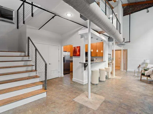 600 College St Unit 113, Hapeville, GA 30354