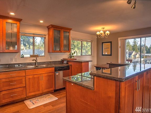 3rd image of 6420 S Island Dr E