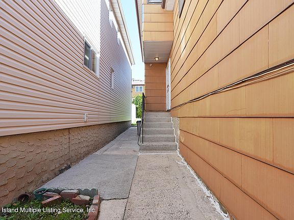 3rd image of 49 Sandalwood Dr