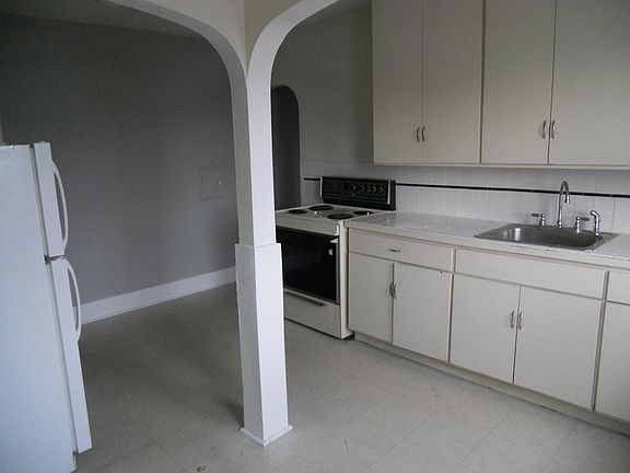 3rd image of 2389 Delaware Ave APT 3