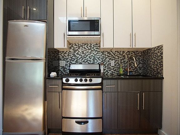 3rd image of 1211 Dean St #3A