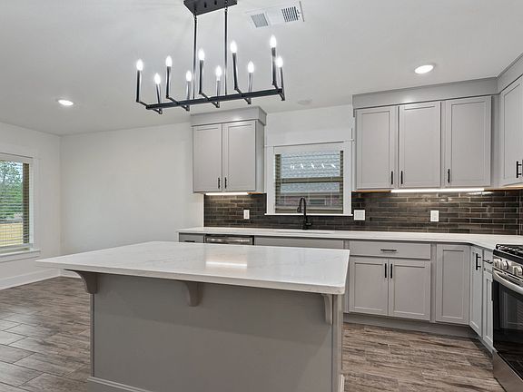 5th image of 50 N Banner Ave