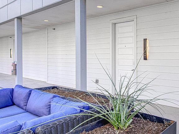 2nd image of 2220 Webberville Rd #201