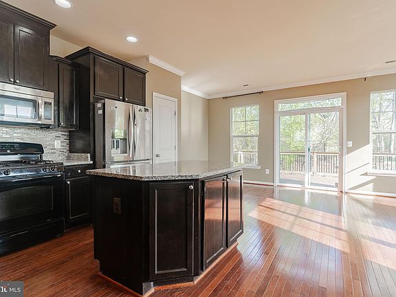 3rd image of 47 Rapidan Dr