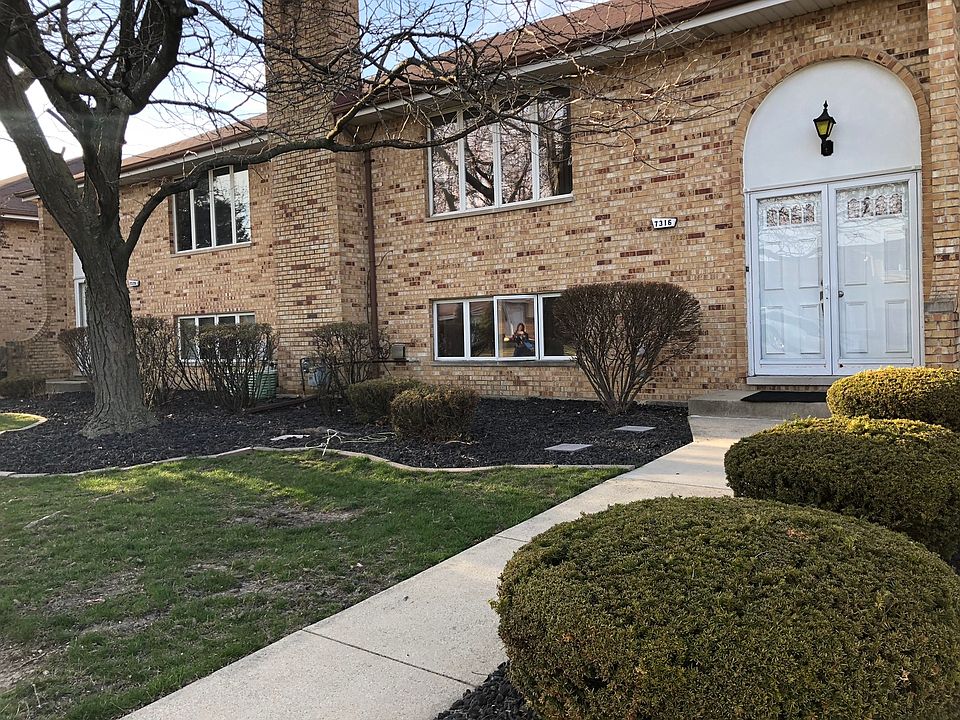 1st image of 7316 W 153rd St #5