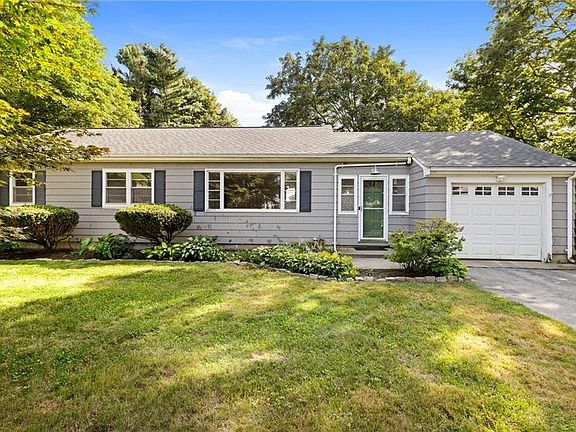 3rd image of 16 Garden St