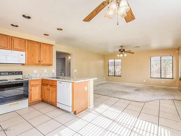 3rd image of 1851 E Tremaine Avenue