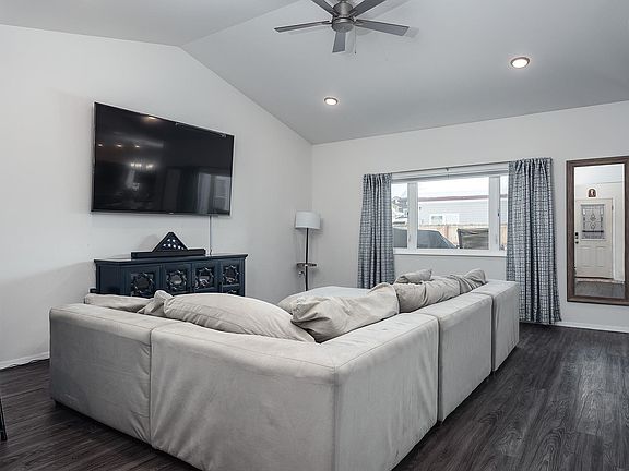 2nd image of 2674 War Eagle St
