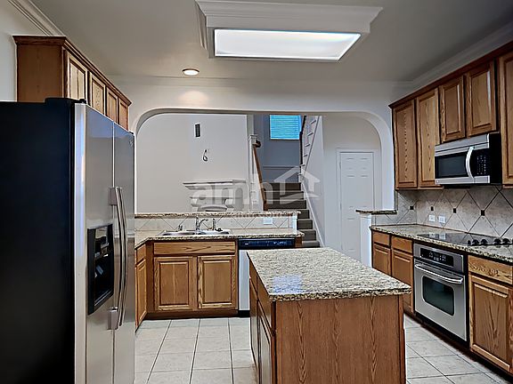 3rd image of 5805 Kiger Dr