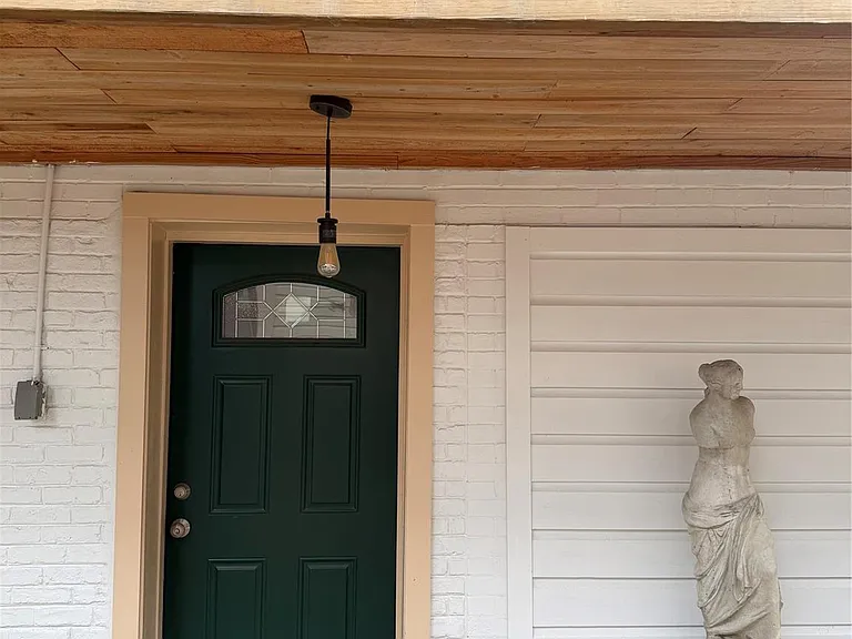239 1/2 Westheimer Rd #A — Photo 2