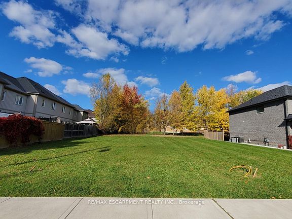 3rd image of 96 Gowland Dr