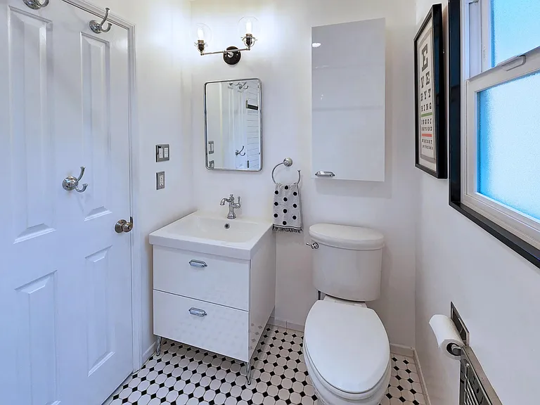 12714 Short Ave — Photo 19