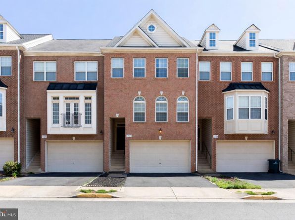 4527 English Holly Dr