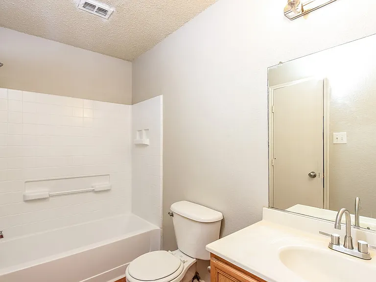 4812 Waterford Dr — Photo 11