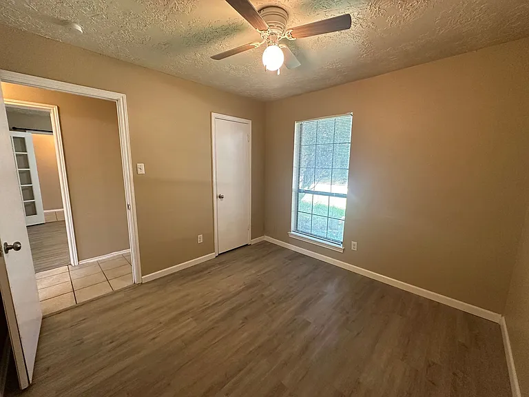 4045 Cavalry Dr — Photo 23