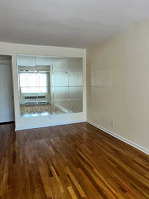 Rented by The Agency | media 18