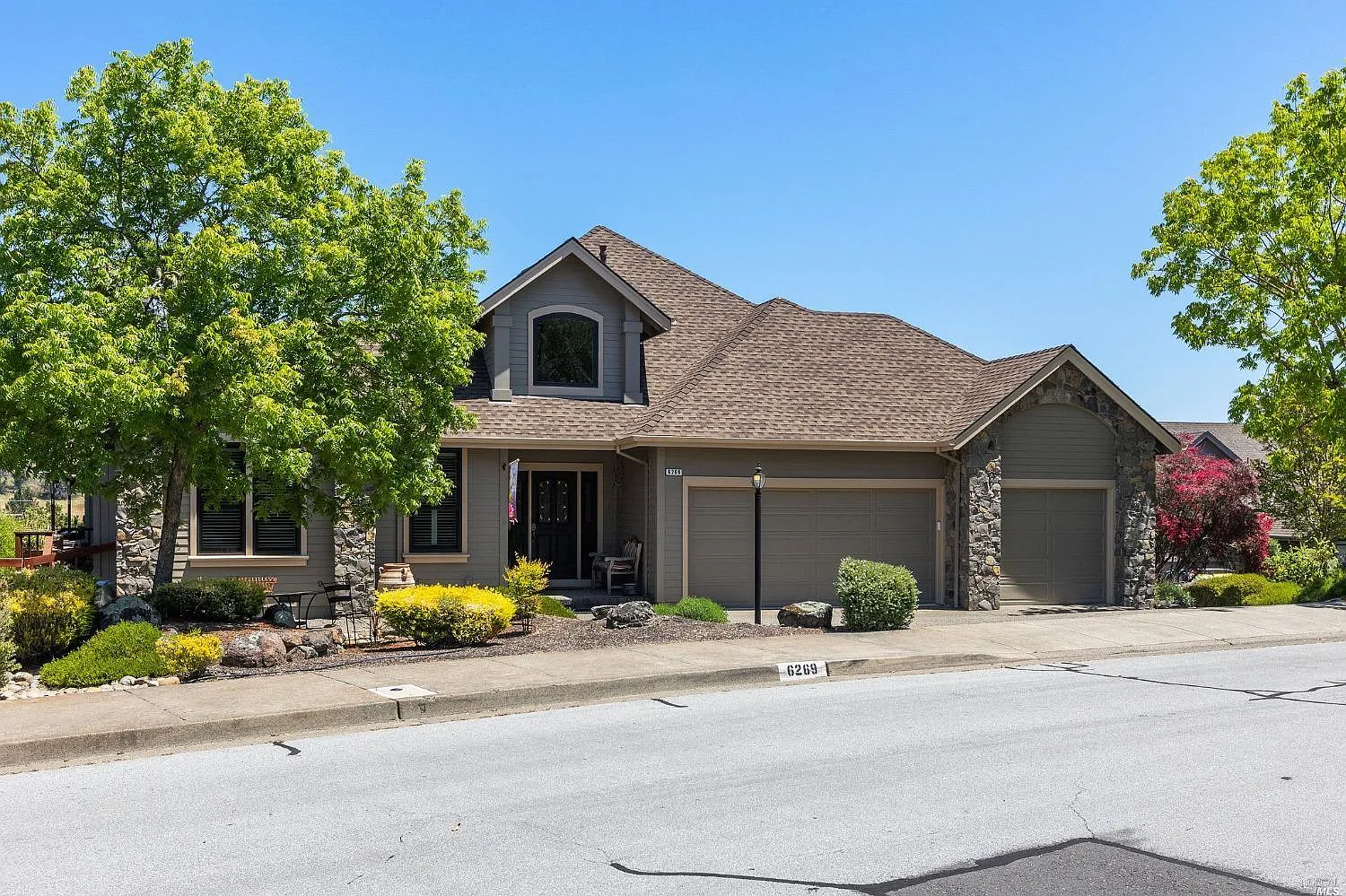 6269 Meadowstone Drive photo 1