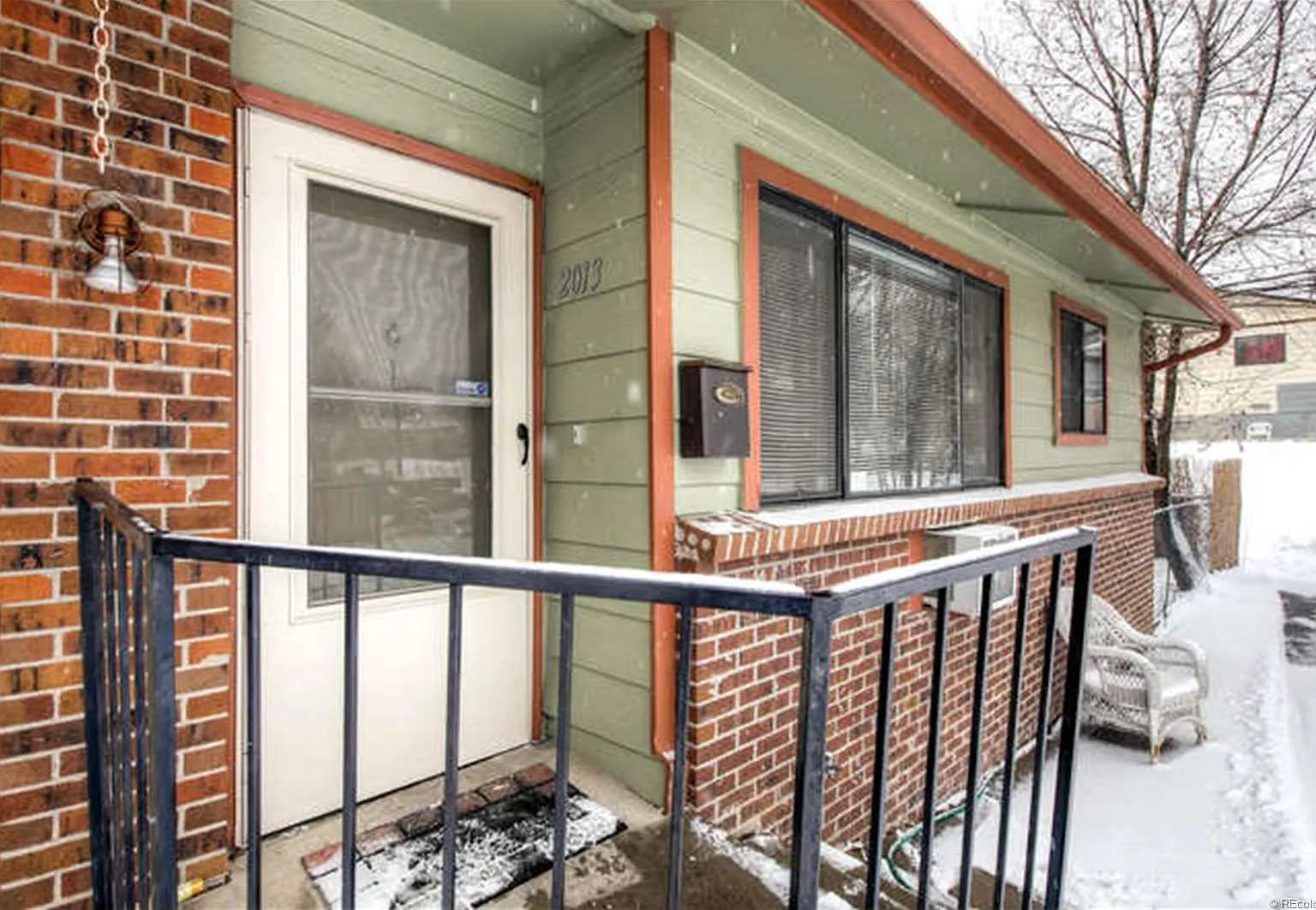 2 bed, 1070 sqft, $2,200 — Photo 2