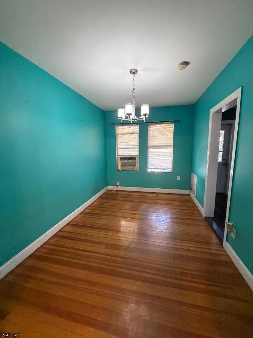 2 bed, 1.0 bath, $2,500 — Photo 4