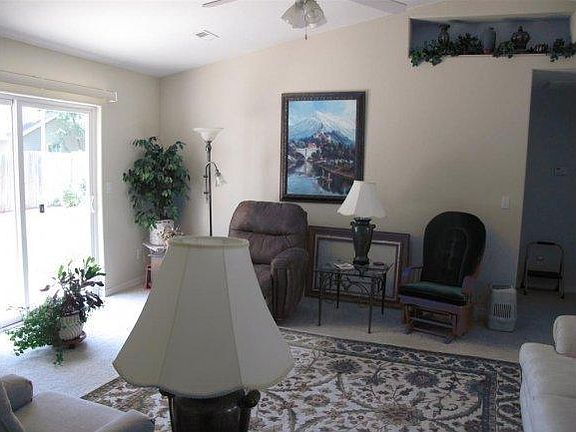 5th image of 215 Pickett Ridge Ct