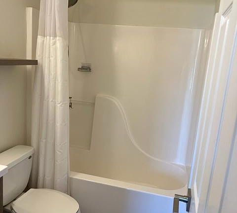 3rd image of 2073 Macintosh Ln