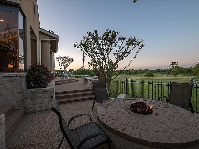 4776 Stonebriar Cir — Photo 38
