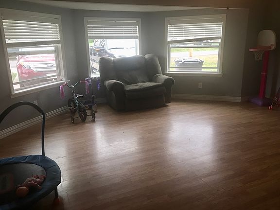 4th image of 404 NE 6th St
