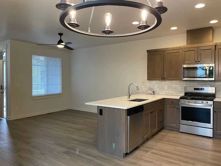 2598 NW Spruce Cone Ln — Photo 4